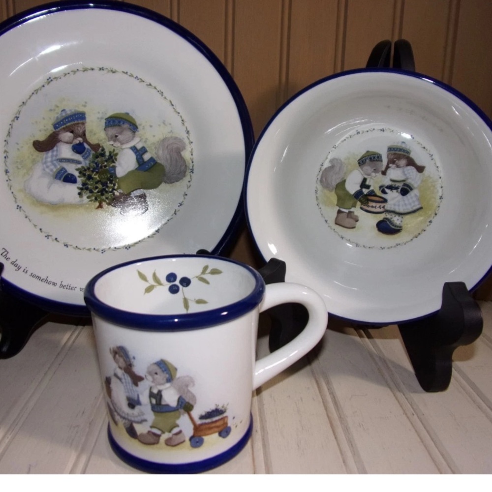 Woodsong Designs for Demdaco Plate Bowl Cup Squirrels 2002 Blue Beautiful